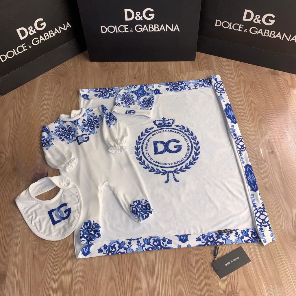 ست بیمارستانی 4 تیکه دخترانه لاکرا طرح D&G ترک