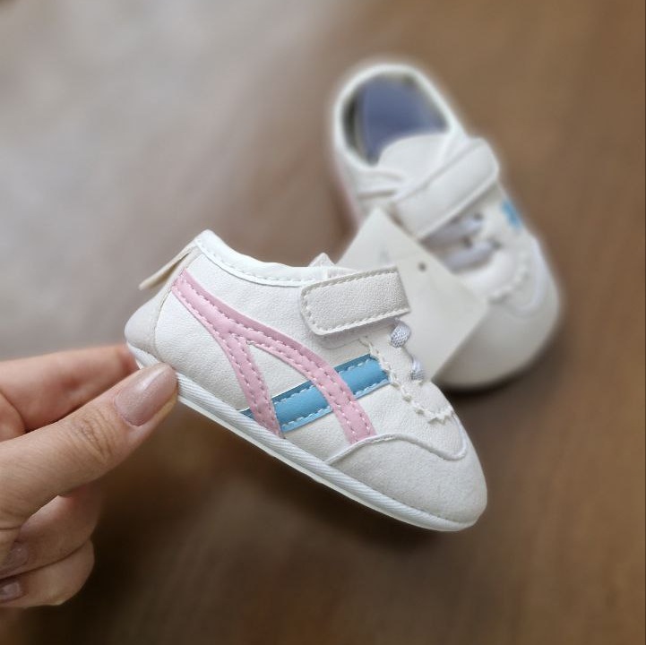 پاپوش سامبا نوزادی دخترانه چسبی وارداتی | بپوشاپ