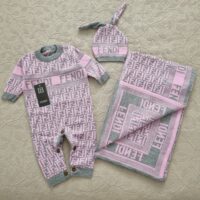 ست بافت نوزادی 3 تیکه طرح فندی Fendi طوسی صورتی ترک