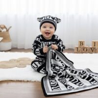 ست بافت نوزادی 3 تیکه طرح میو miu سفید مشکی ترک